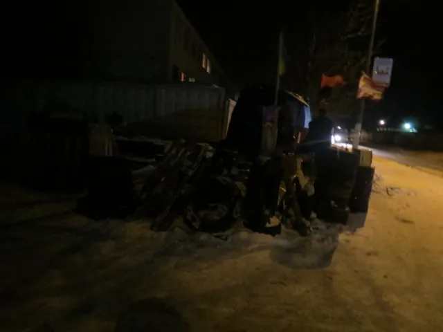 Як луцькі активісти стережуть військову частину — фото 1