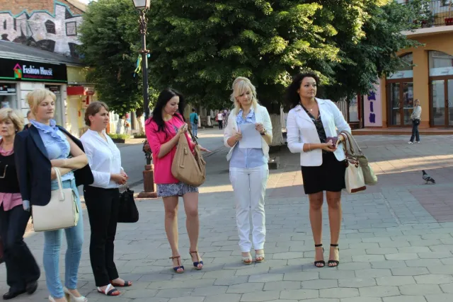У Луцьку поети на площі відкрили третій сезон — фото 2