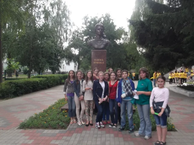 У Луцьку відбувся бібліоквест "Мандрівні перегони містом" — фото 1