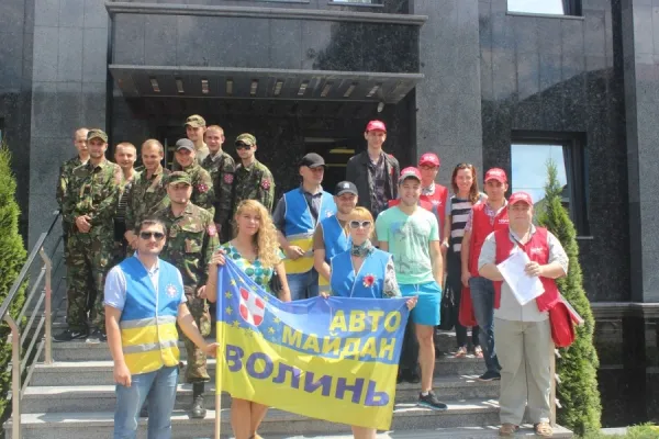 Волинський автомайдан просить волинських нардепів про саморозпуск ВР. ФОТО — фото 5