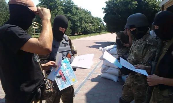 Бійці батальйону "Азов" отримали листи від волинських діток.ФОТО — фото 1