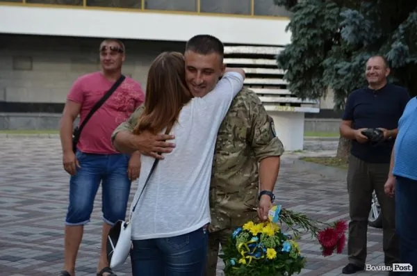 Бійці батальйону "Азов" повернулися на декілька днів додому (ФОТО) — фото 2