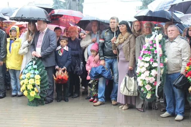 У Луцьку провели в останню путь загиблого айдарівця — фото 3
