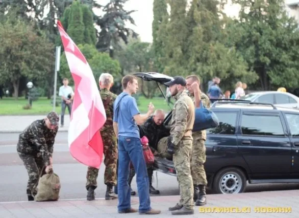 Добровольці Правого сектору вирушили на Схід (ФОТО) — фото 2