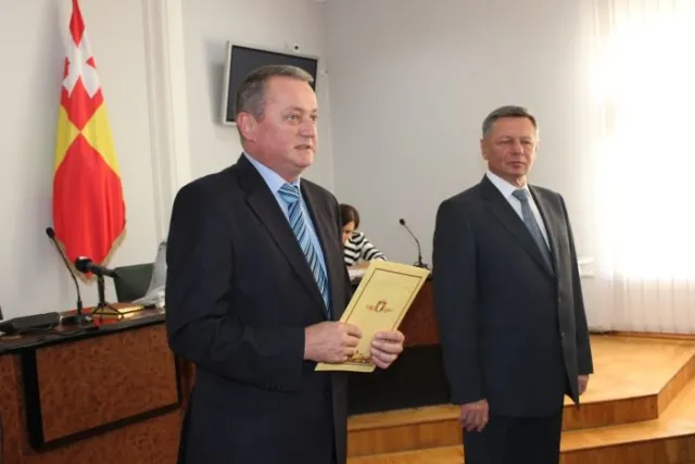 Романюк вручив нагороду волонтеру зі Спілки афганців за допомогу українському війську — фото 3