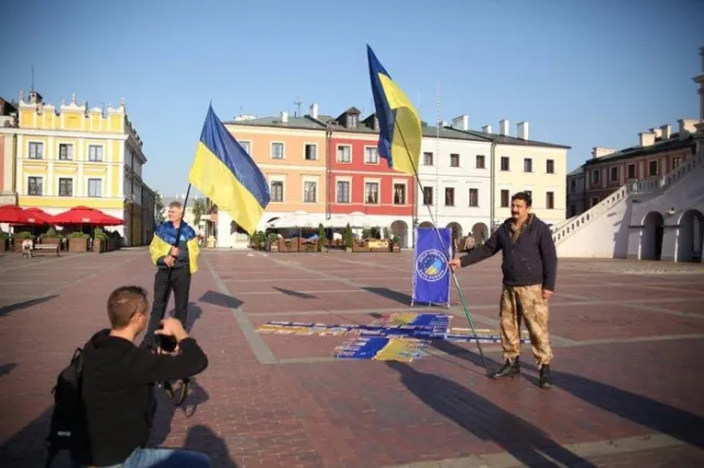 Самооборонівці звітують про перший день автопробігу "Допоможи Україні - врятуй Європу" — фото 1
