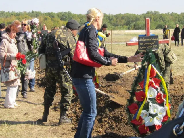 В Запоріжжі поховали 56 невідомих солдат — фото 4