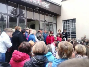 У Києві  біля АП - мітинг родичів полонених волинських офіцерів — фото 1