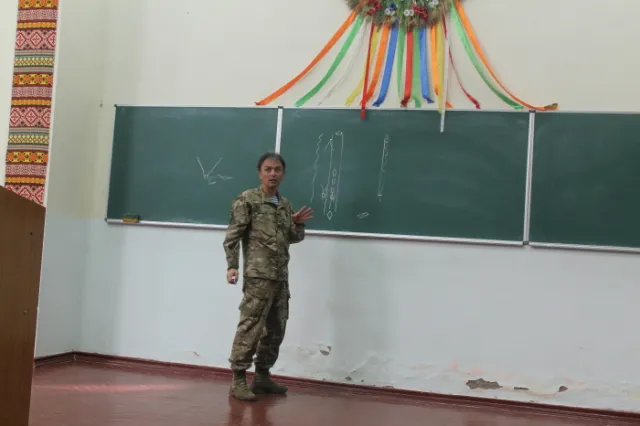 Студенти СНУ подарували бійцям етноляльки — фото 2