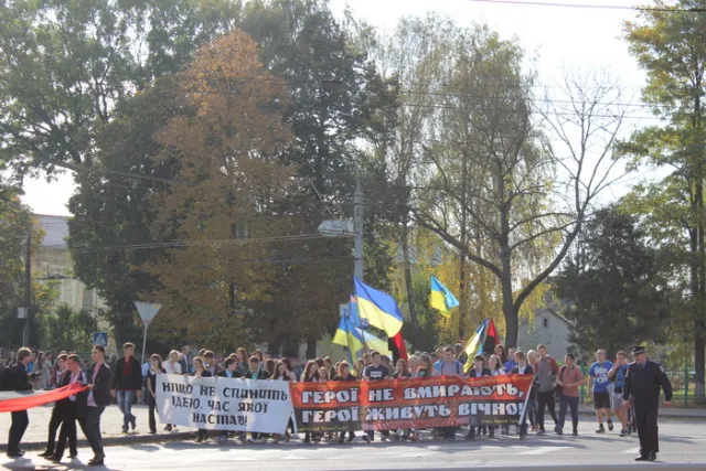 У Луцьку вшанували борців за волю України (ФОТО) — фото 7