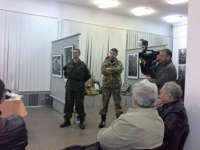 Луцькі активісти під час виставки військового спорядження в Івано-Франківську (ФОТО) — фото 5