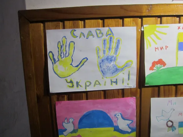 Волинські учні продовжують писати листи бійцям на Схід (ФОТО) — фото 3