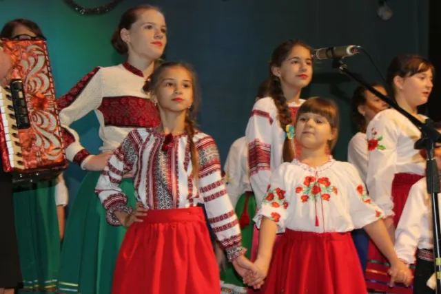 Для маленьких лучан організували свято Миколая (Фото) — фото 4