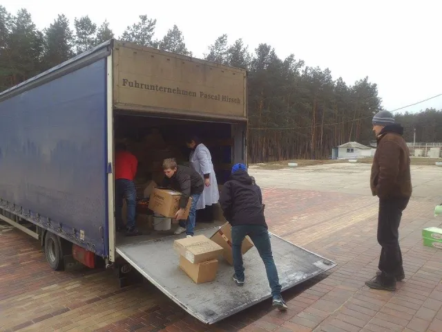 Волинські волонтери відвезли 5 тонн «гуманітарки»  дітям на Схід (ФОТО) — фото 4