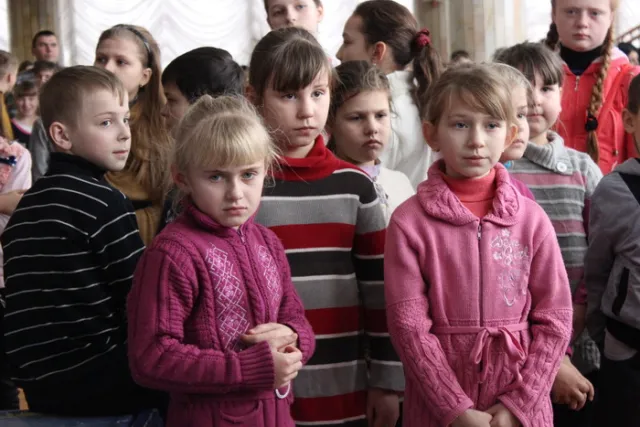 Для дітей організували новорічне свято (Фото) — фото 1