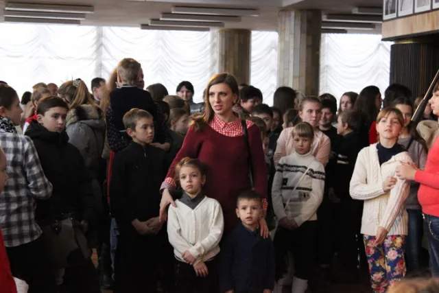 Для дітей організували новорічне свято (Фото) — фото 6
