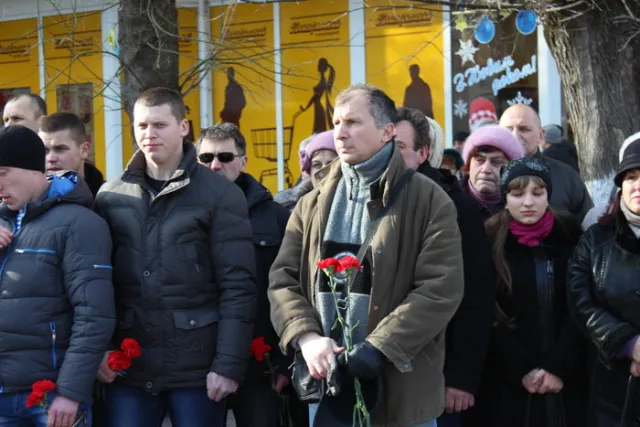 Лучани попрощалися з загиблим військовослужбовцем Олександром Войчуком (Фоторепортаж) — фото 2
