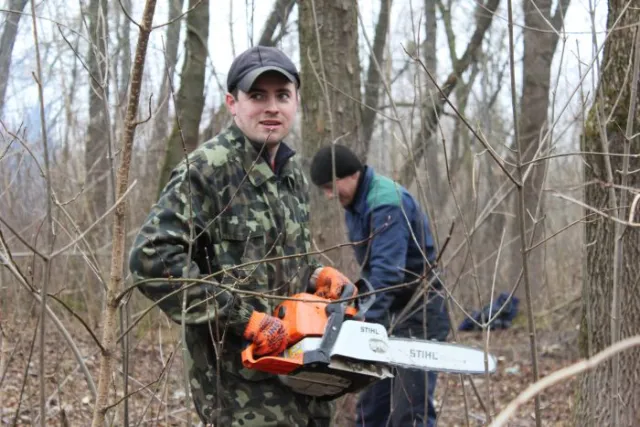У центральному парку культури і відпочинку імені Лесі Українки відбулася екологічна акція (Фото) — фото 3