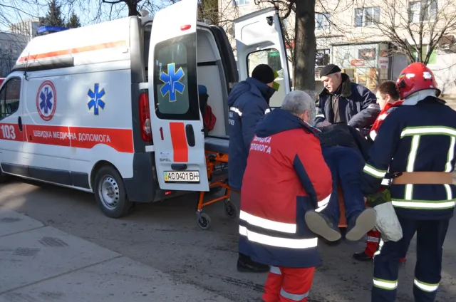 Лучан вчили, як діяти при пожежі від артилерійського обстрілу (фоторепортаж) + (відео) — фото 5