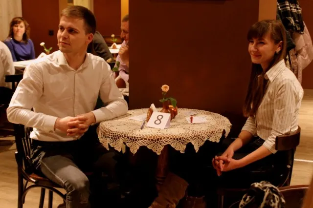 У Луцьку під час «швидких побаченнях» збирали гроші для хворих діток (фото) — фото 1