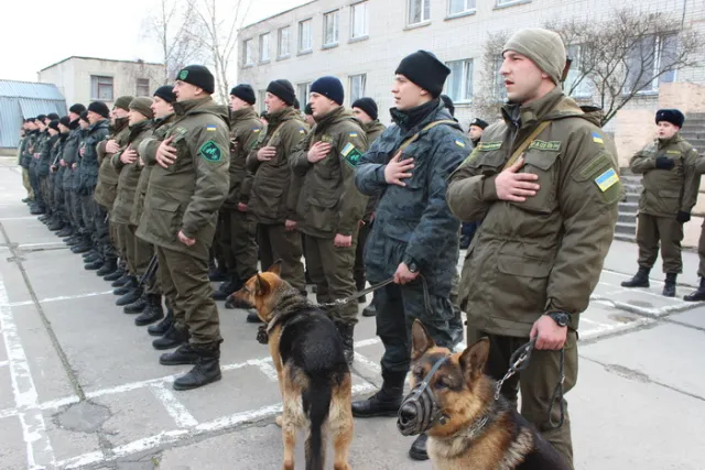 Військовослужбовці Національної гвардії повернулися зі Сходу (фоторепортаж) — фото 4