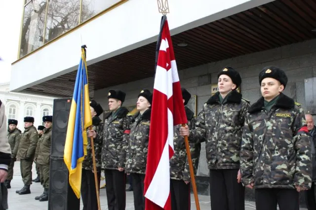 Лучани попрощалися з загиблими військовослужбовцями (фоторепортаж) — фото 9