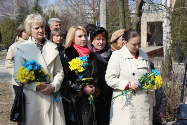 У Луцьку вшанували пам'ять В'ячеслава Чорновола (фоторепортаж) — фото 4