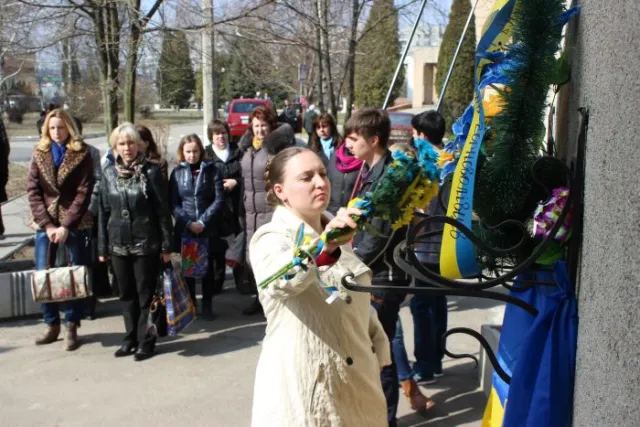 У Луцьку вшанували пам'ять В'ячеслава Чорновола (фоторепортаж) — фото 5
