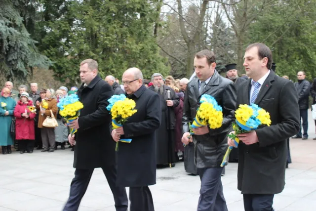 У Луцьку вшанували пам'ять в’язнів фашистських концтаборів (фото) — фото 4