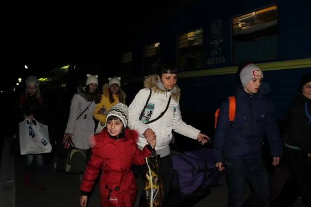 68 дітей з Волновахи зустрінуть Великдень у Луцьку (фото) — фото 5