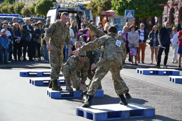 Відбувся благодійний фестиваль патріотичного духу «Вір, Дій, Люби» (фоторепортаж) — фото 11