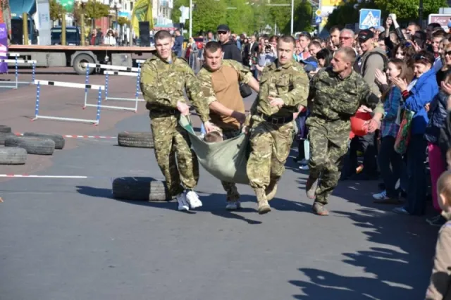 Відбувся благодійний фестиваль патріотичного духу «Вір, Дій, Люби» (фоторепортаж) — фото 4
