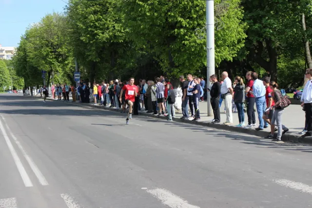 У Луцьку відбулася легкоатлетична естафета (фото) — фото 8