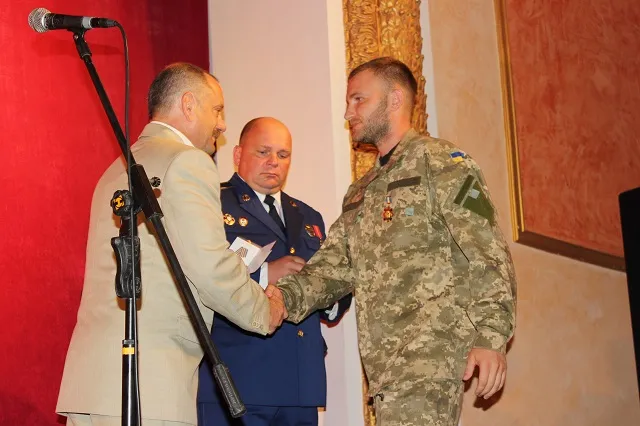 У Луцьку вшановували пам'ять загиблих під Іловайськом героїв — фото 11