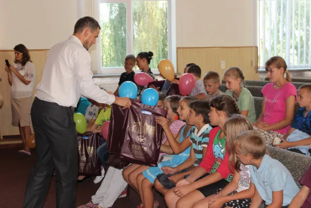Для дітлахів Луцька організували благодійну акцію (фото) — фото 3