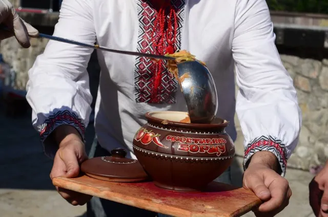 Лучан запрошують на захід в найкращих українських традиціях "Фестиваль національної кухні" — фото 1