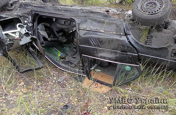 Необачність водія призвела до жахливої аварії, загинуло двоє осіб (фото) — фото 1